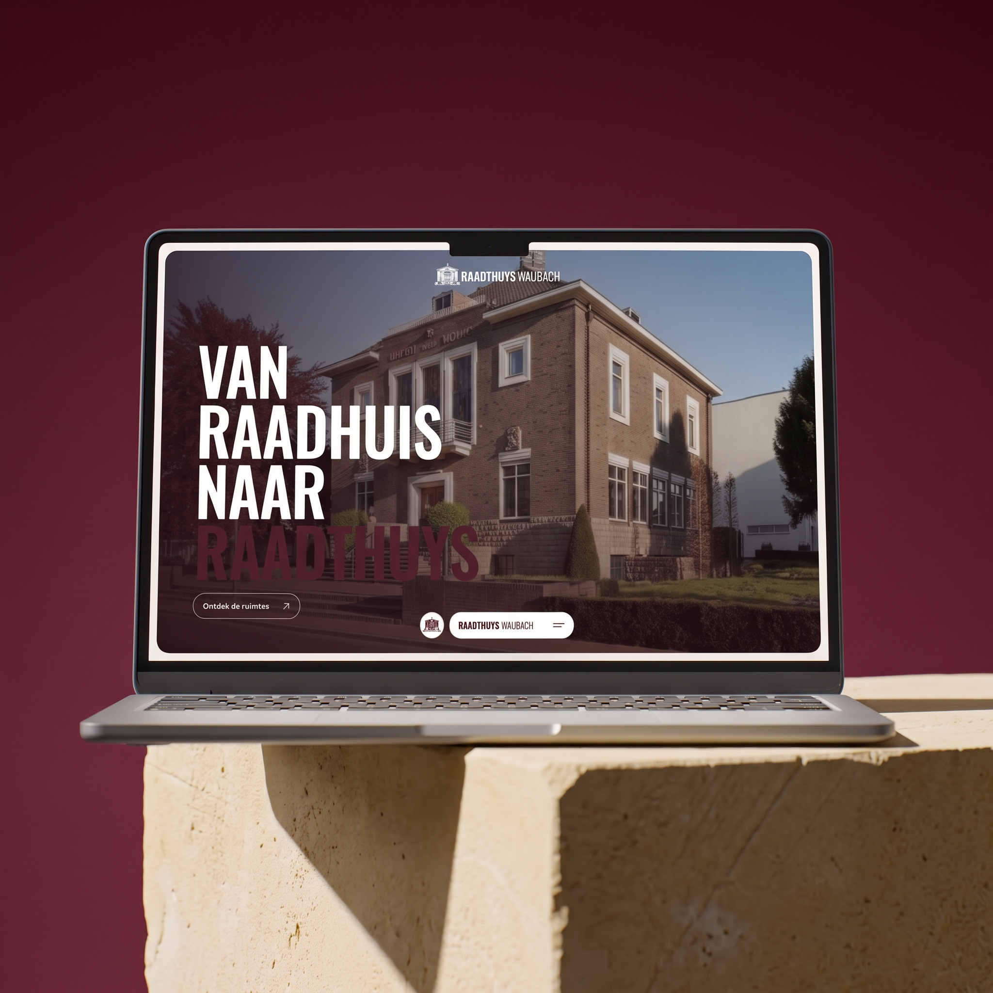 Raadthuys Waubach website op een MacBook